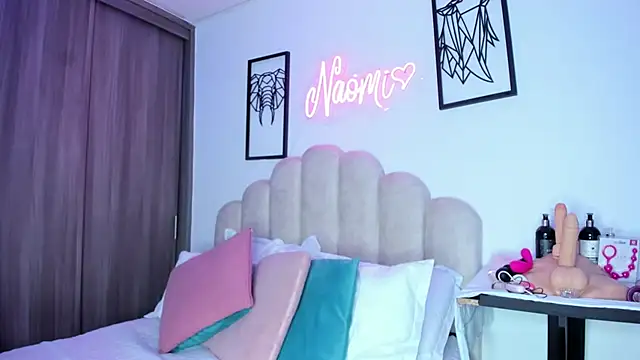 NaomiAsha online show from April 22, 12:39 pm