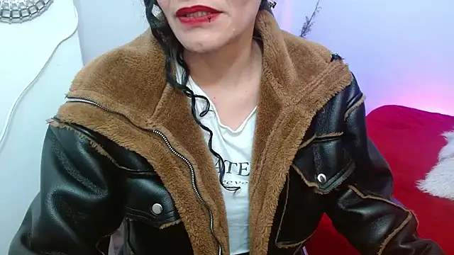 Snapshot of AlexandraJones_ chatting on February 15, 4:36 am AlexandraJones online show from February 15, 4:36 am