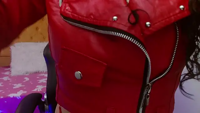 Snapshot of AlexandraJones_ chatting on February 16, 3:58 am AlexandraJones online show from February 16, 3:58 am