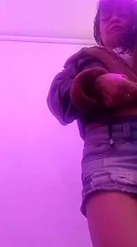 Snapshot of AlexandraJones_ chatting on March 16, 2:21 am AlexandraJones online show from March 16, 2:21 am