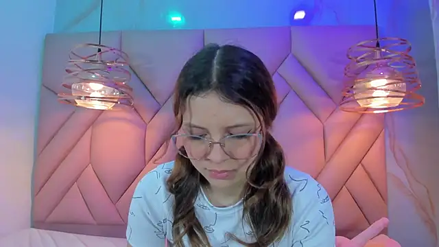 AngelaaCute  online show from February 7, 3:30 pm