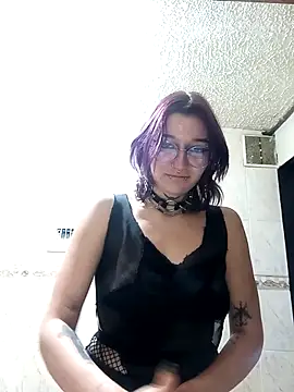 SukiFuyu  online show from November 6, 9:05 pm