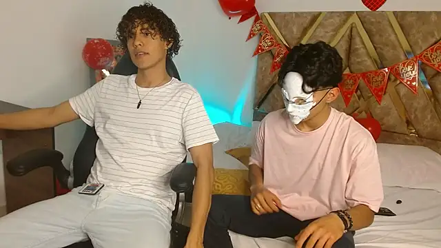 Snapshot of nickolas_moon chatting on February 16, 12:52 am nickolas moon online show from February 16, 12:52 am