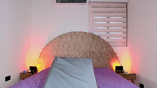 anisha x online show from December 1, 7:08 pm