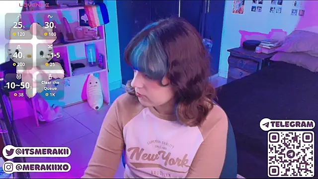 Snapshot of meraki_fraise chatting on June 22, 9:56 pm meraki fraise online show from June 22, 9:56 pm