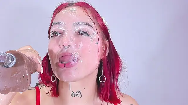 annika taylor online show from December 18, 3:26 am