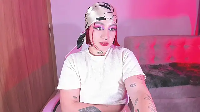 annika taylor online show from February 19, 1:08 am