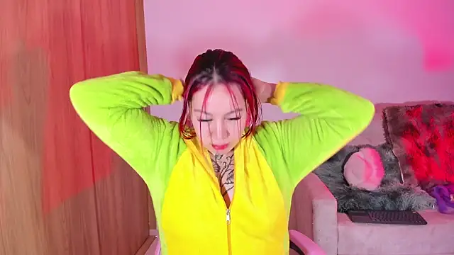 annika taylor online show from March 22, 1:32 am