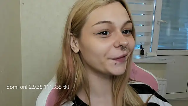 Snapshot of shy_melony chatting on June 14, 1:02 pm shy melony online show from June 14, 1:02 pm