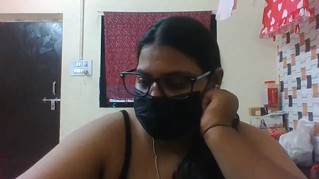 Snapshot of Hotmilfxox chatting on June 11, 10:02 am Hotmilfxox online show from June 11, 10:02 am