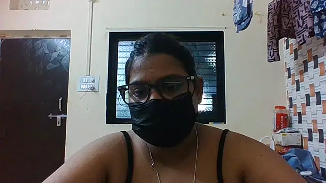 Snapshot of Hotmilfxox chatting on June 18, 11:14 am Hotmilfxox online show from June 18, 11:14 am