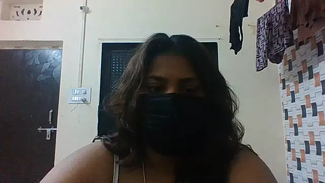 Snapshot of Hotmilfxox chatting on June 24, 2:38 pm Hotmilfxox online show from June 24, 2:38 pm