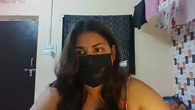 Snapshot of Hotmilfxox chatting on July 10, 8:07 am Hotmilfxox online show from July 10, 8:07 am
