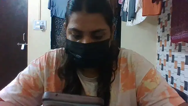 Snapshot of Hotmilfxox chatting on August 2, 11:08 am Hotmilfxox online show from August 2, 11:08 am