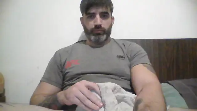 Snapshot of ozzypsico13 chatting on June 24, 2:43 am ozzypsico13 online show from June 24, 2:43 am