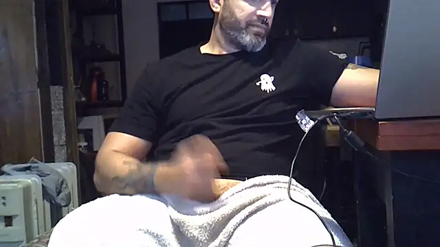 Snapshot of ozzypsico13 chatting on July 11, 7:49 pm ozzypsico13 online show from July 11, 7:49 pm