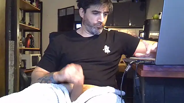 Snapshot of ozzypsico13 chatting on July 13, 2:53 pm ozzypsico13 online show from July 13, 2:53 pm