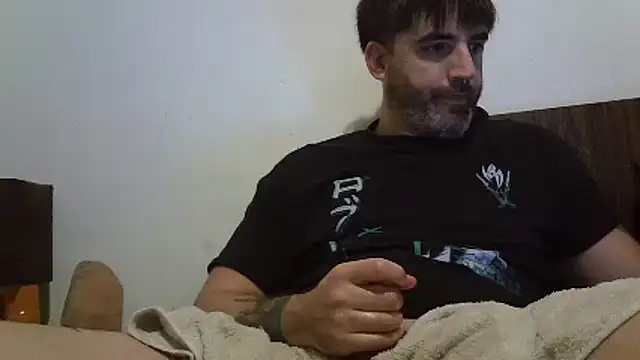 Snapshot of ozzypsico13 chatting on August 4, 1:53 am ozzypsico13 online show from August 4, 1:53 am