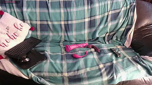 LauraMonolo online show from March 4, 6:52 am