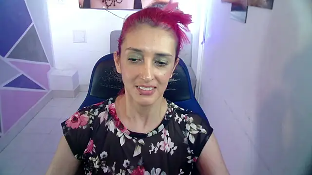 Snapshot of Ruby_Your_Milf chatting on January 8, 9:01 pm Ruby Your Milf online show from January 8, 9:01 pm