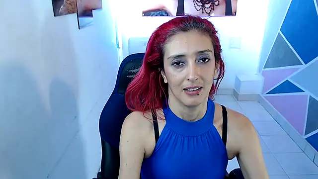 Snapshot of Ruby_Your_Milf chatting on January 31, 11:56 pm Ruby Your Milf online show from January 31, 11:56 pm