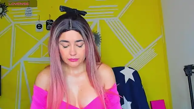 Nikolle Rouss online show from February 20, 6:41 pm