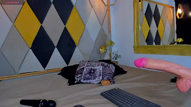 SamanthaFerrer  online show from March 13, 9:48 pm