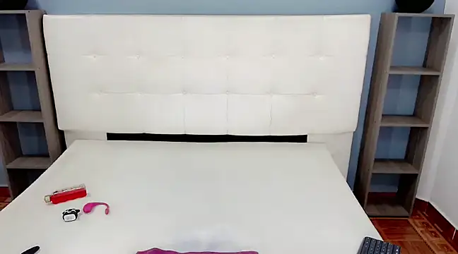 money Ts  online show from February 21, 1:00 am