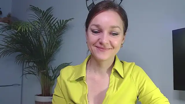 AliciaDesire online show from January 13, 7:43 am