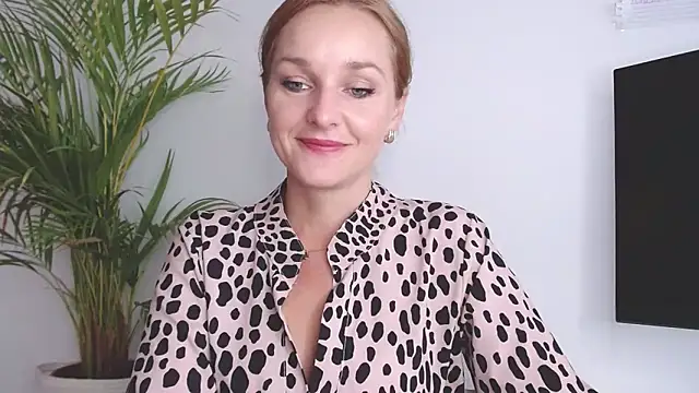 AliciaDesire online show from September 26, 6:39 am