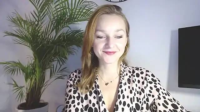 AliciaDesire online show from January 19, 7:12 am