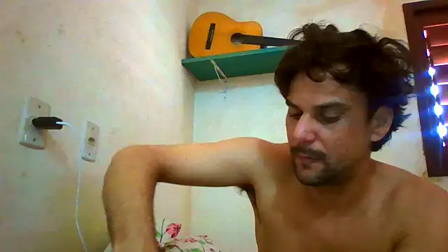 Snapshot of couplemilk chatting on July 4, 4:13 pm couplemilk online show from July 4, 4:13 pm