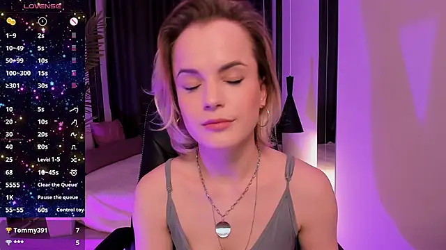 Snapshot of JessicaBeverly chatting on March 3, 2:15 am JessicaBeverly online show from March 3, 2:15 am