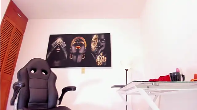 Snapshot of Thomas_shelbys chatting on January 14, 6:45 am Thomas shelbys online show from January 14, 6:45 am