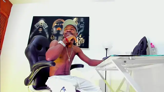 Snapshot of Thomas_shelbys chatting on February 23, 4:02 pm Thomas shelbys online show from February 23, 4:02 pm