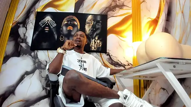 Snapshot of Thomas_shelbys chatting on November 15, 3:26 am Thomas shelbys online show from November 15, 3:26 am