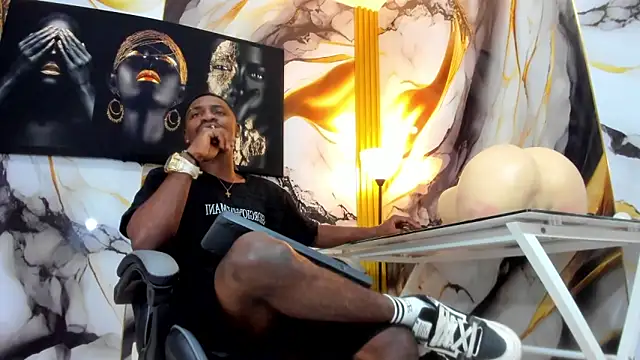 Snapshot of Thomas_shelbys chatting on November 18, 4:06 am Thomas shelbys online show from November 18, 4:06 am