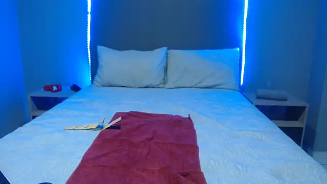 Snapshot of Juicyasss35xx chatting on January 6, 8:07 pm Juicyasss35xx online show from January 6, 8:07 pm