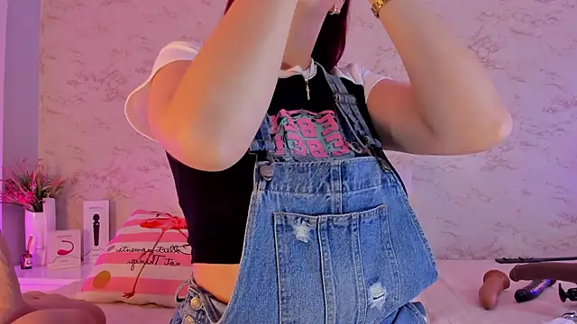 Snapshot of Hannablazze chatting on February 13, 2:12 am Hannablazze online show from February 13, 2:12 am