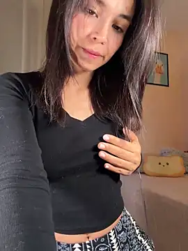 Adriennesexxx online show from February 19, 6:04 pm