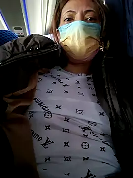 Lunababymylove online show from December 21, 8:10 pm