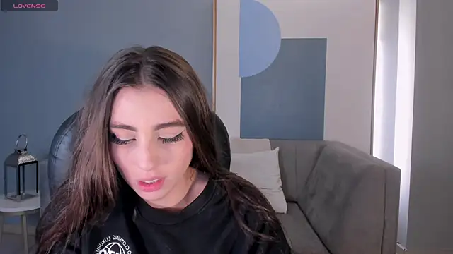 Snapshot of DolcieElliot chatting on December 26, 6:01 pm DolcieElliot online show from December 26, 6:01 pm