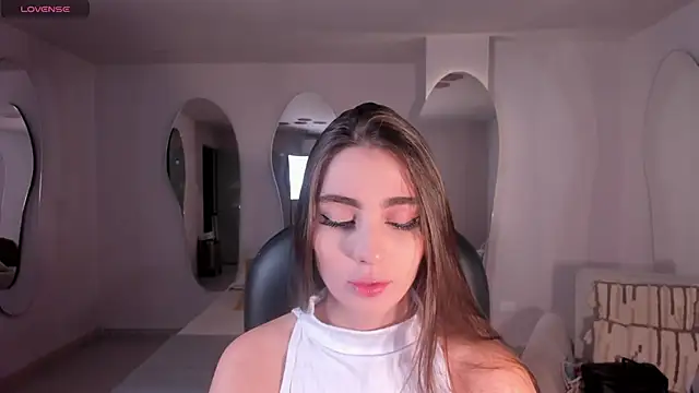 Snapshot of DolcieElliot chatting on December 31, 12:04 pm DolcieElliot online show from December 31, 12:04 pm