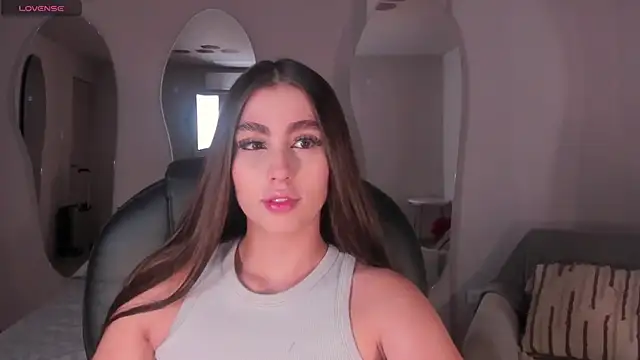 Snapshot of DolcieElliot chatting on February 16, 12:32 pm DolcieElliot online show from February 16, 12:32 pm