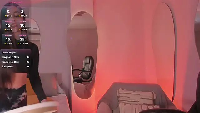 Snapshot of DolcieElliot chatting on February 19, 6:10 pm DolcieElliot online show from February 19, 6:10 pm