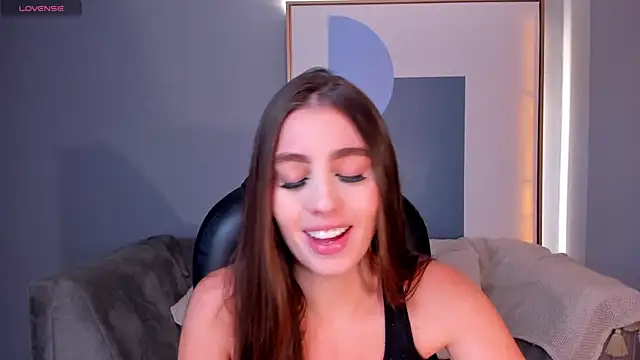 Snapshot of DolcieElliot chatting on March 3, 12:04 am DolcieElliot online show from March 3, 12:04 am