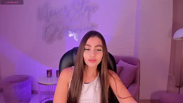 Snapshot of DolcieElliot chatting on March 6, 11:58 am DolcieElliot online show from March 6, 11:58 am