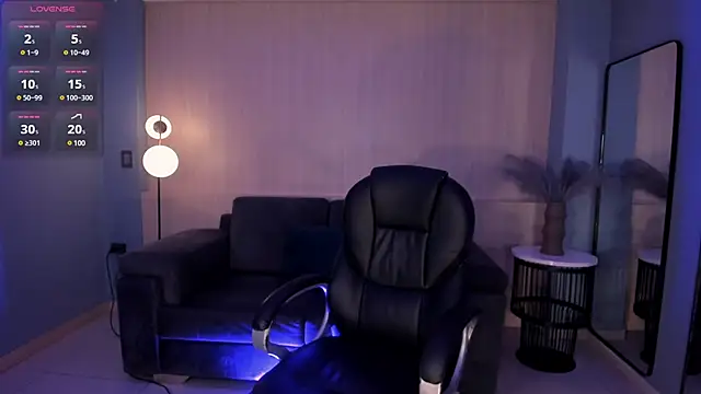 Snapshot of DolcieElliot chatting on March 10, 12:48 pm DolcieElliot online show from March 10, 12:48 pm