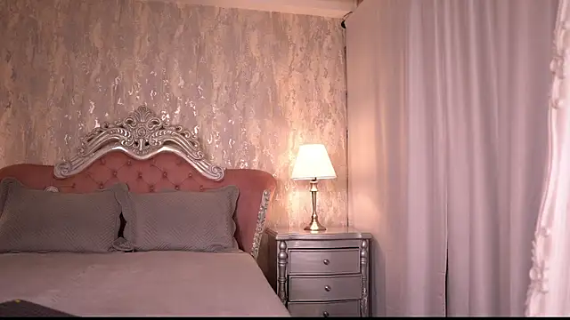 Snapshot of AngelineConnor chatting on October 3, 11:13 pm AngelineConnor online show from October 3, 11:13 pm