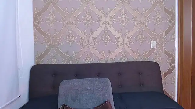 Snapshot of ling_ling24 chatting on January 10, 3:29 am ling ling24 online show from January 10, 3:29 am